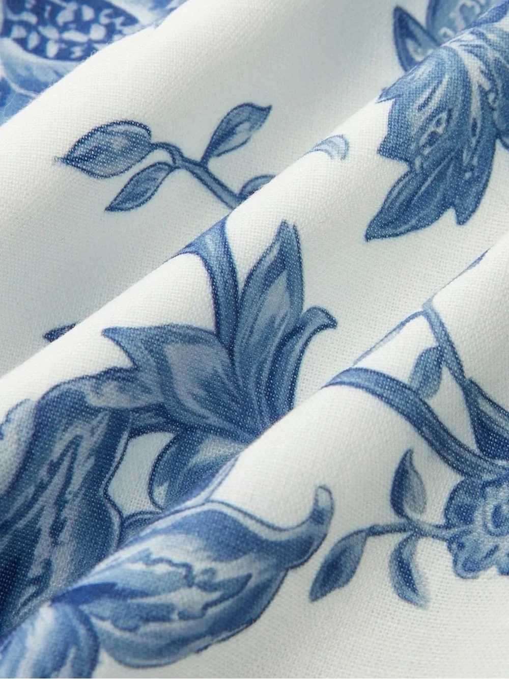 Commense Blue and White Floral Print Cropped Cami Top& Shorts Set